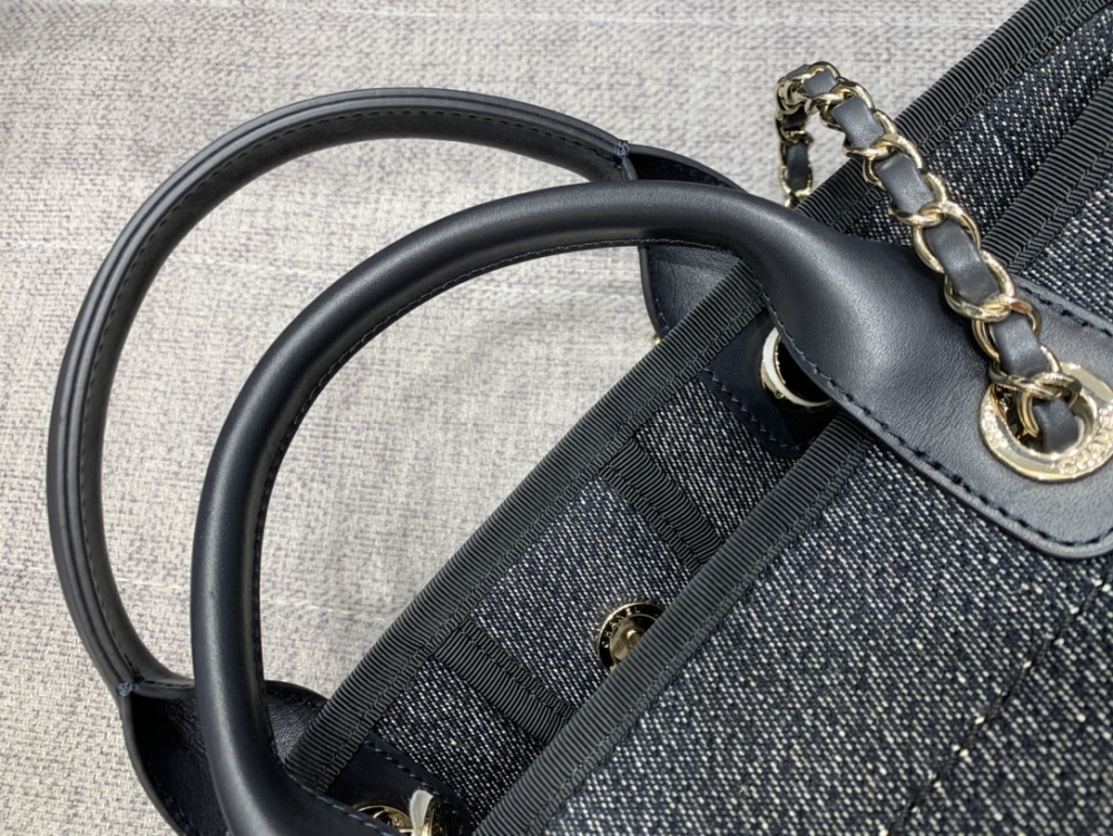 Chanel 22S beach Tote shopping bag  34cm mirror boutique