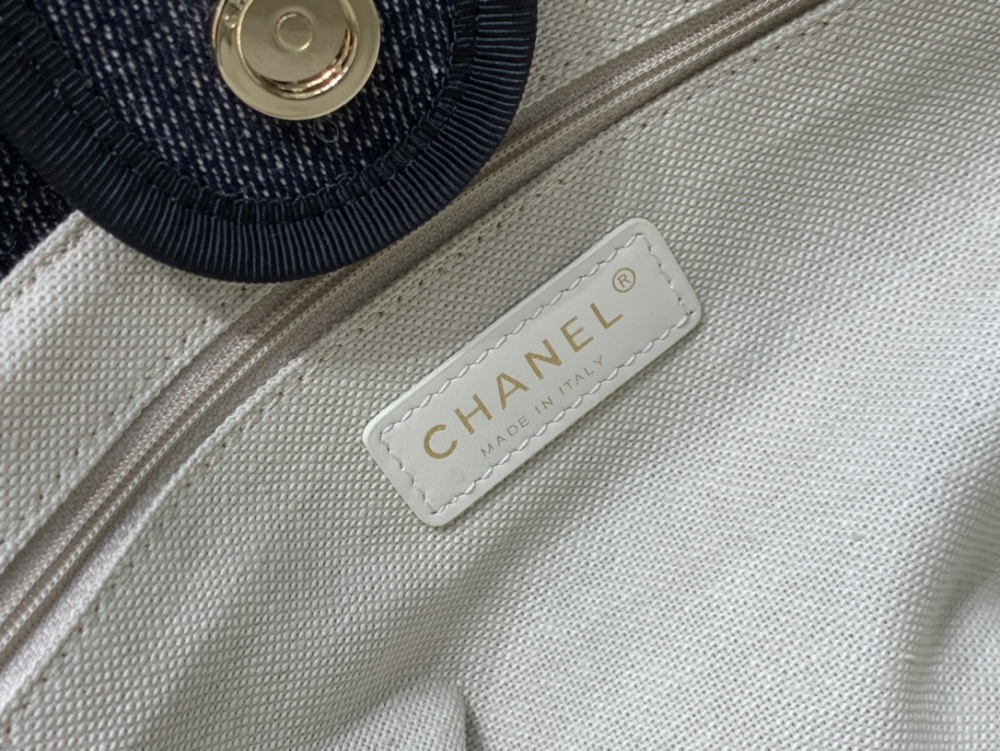 Chanel 22S beach Tote shopping bag  34cm mirror boutique