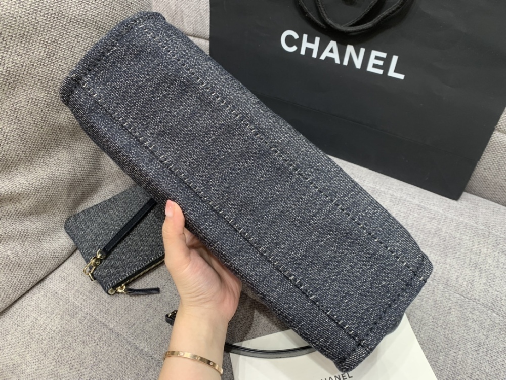Chanel 22S beach Tote shopping bag  34cm mirror boutique