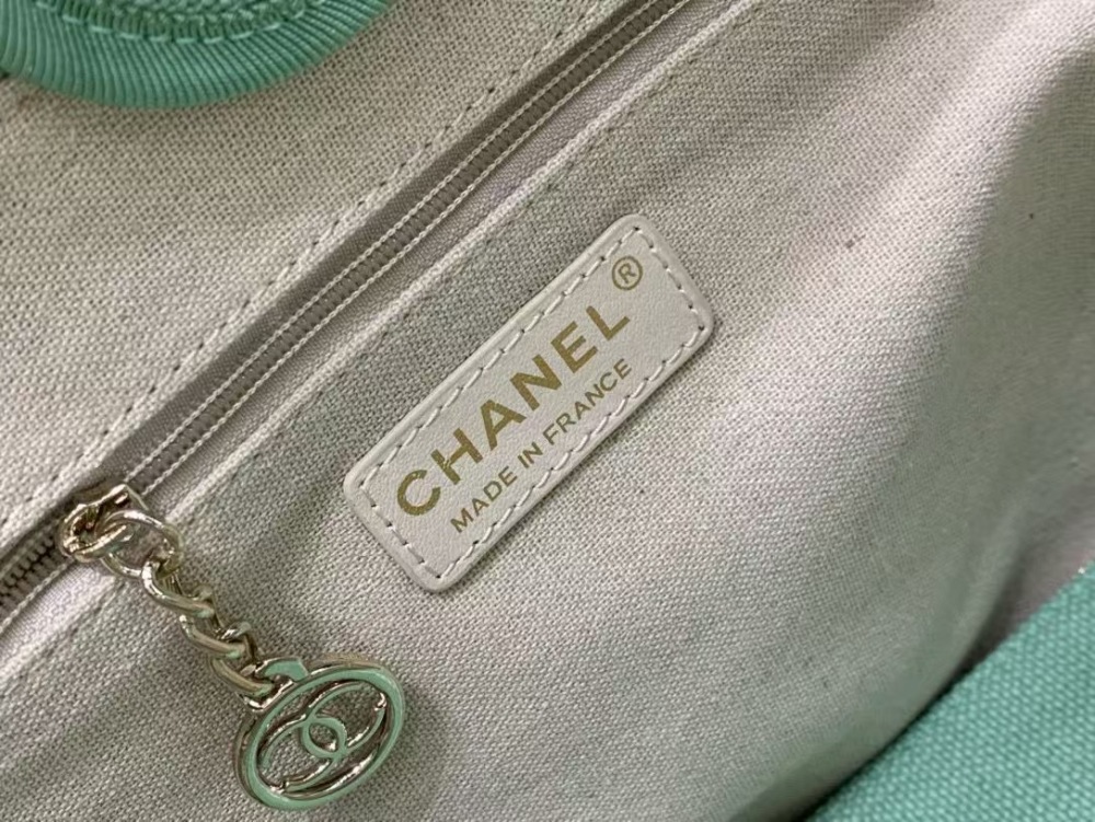 Chanel 22S beach Tote shopping bag  34cm mirror boutique
