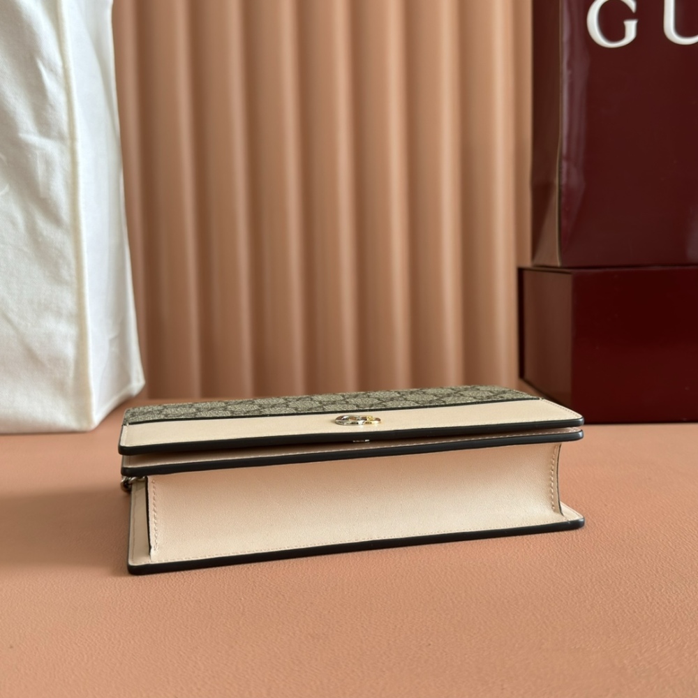 Gucci  GG  woc 497985 Mirror Boutique