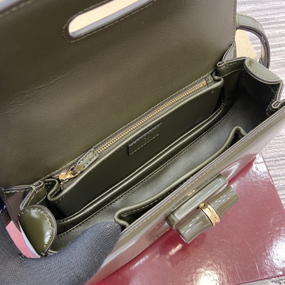Gucci  Bamboo Diva 827750 Mirror Boutique