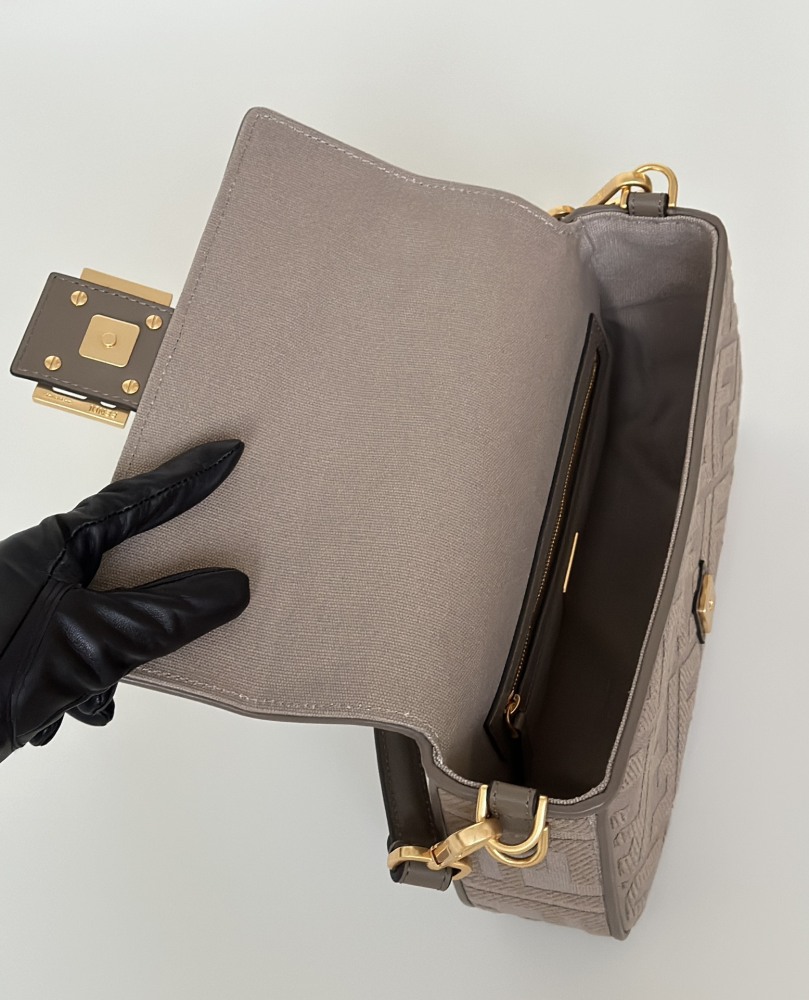 Fendi Baguette bag  0159MB Mirror Boutique