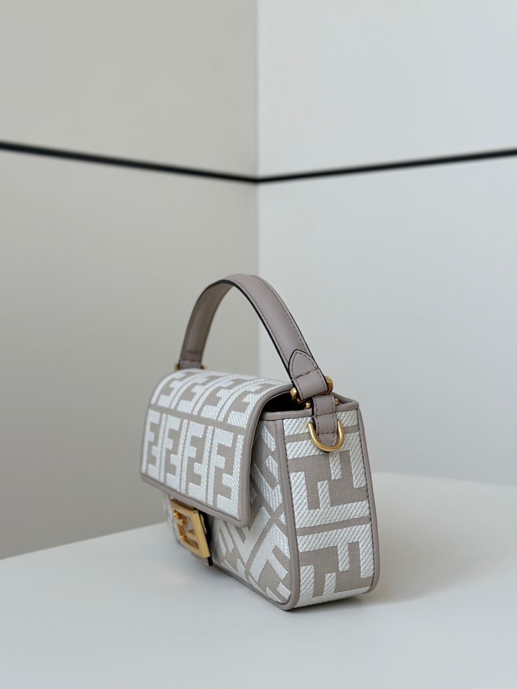 Fendi Baguette bag  0159A Mirror Boutique
