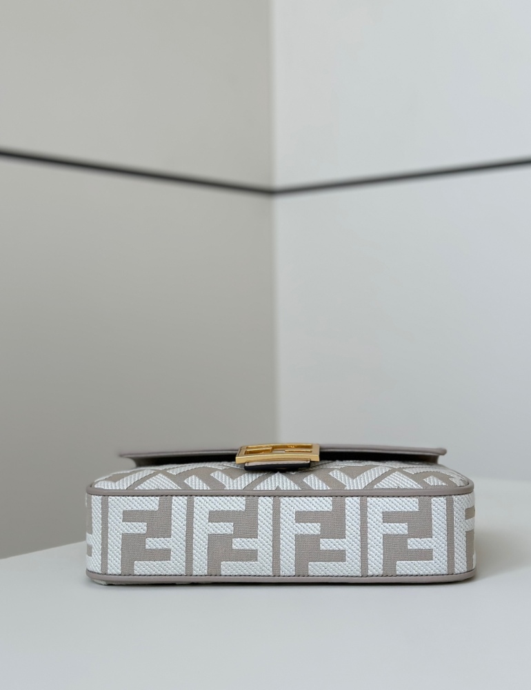 Fendi Baguette bag  0159A Mirror Boutique