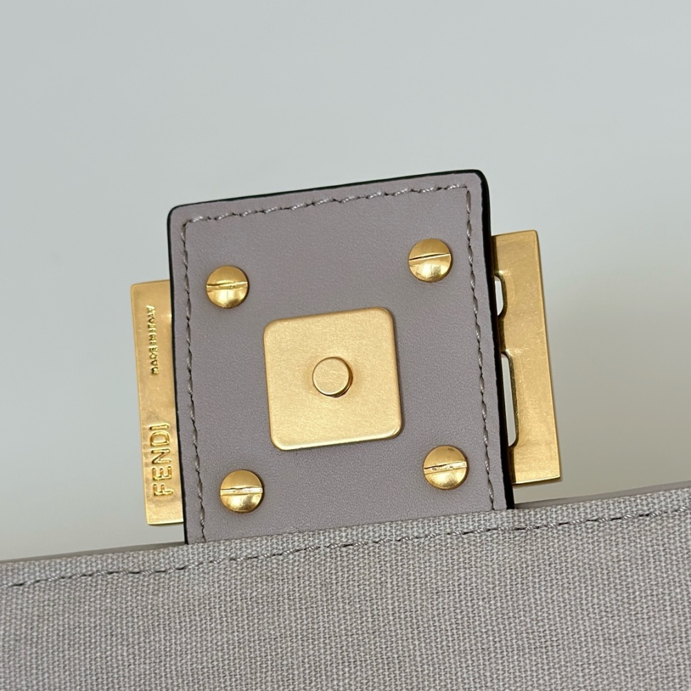 Fendi Baguette bag  0159A Mirror Boutique