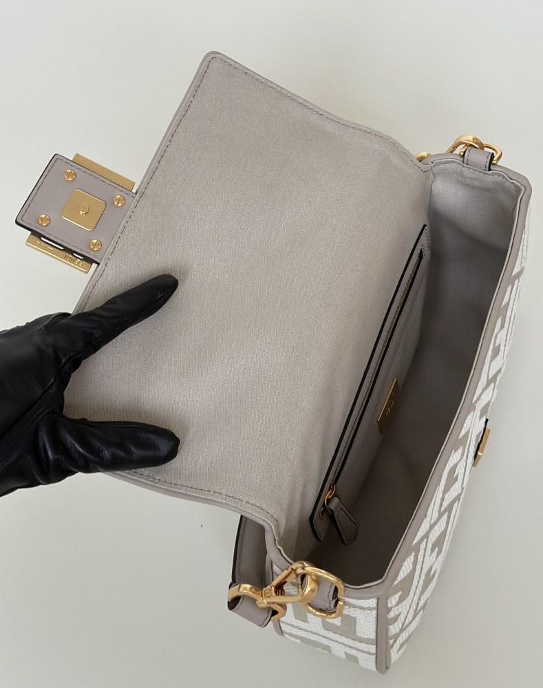 Fendi Baguette bag  0159A Mirror Boutique