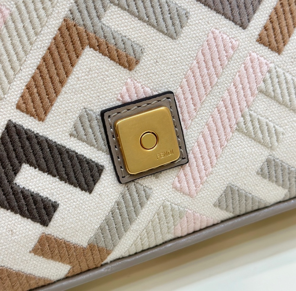 Fendi Baguette bag  0159BMirror Boutique