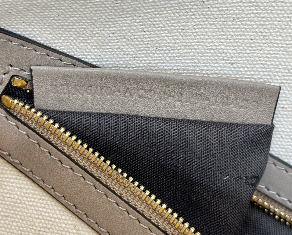 Fendi Baguette bag  0159BMirror Boutique