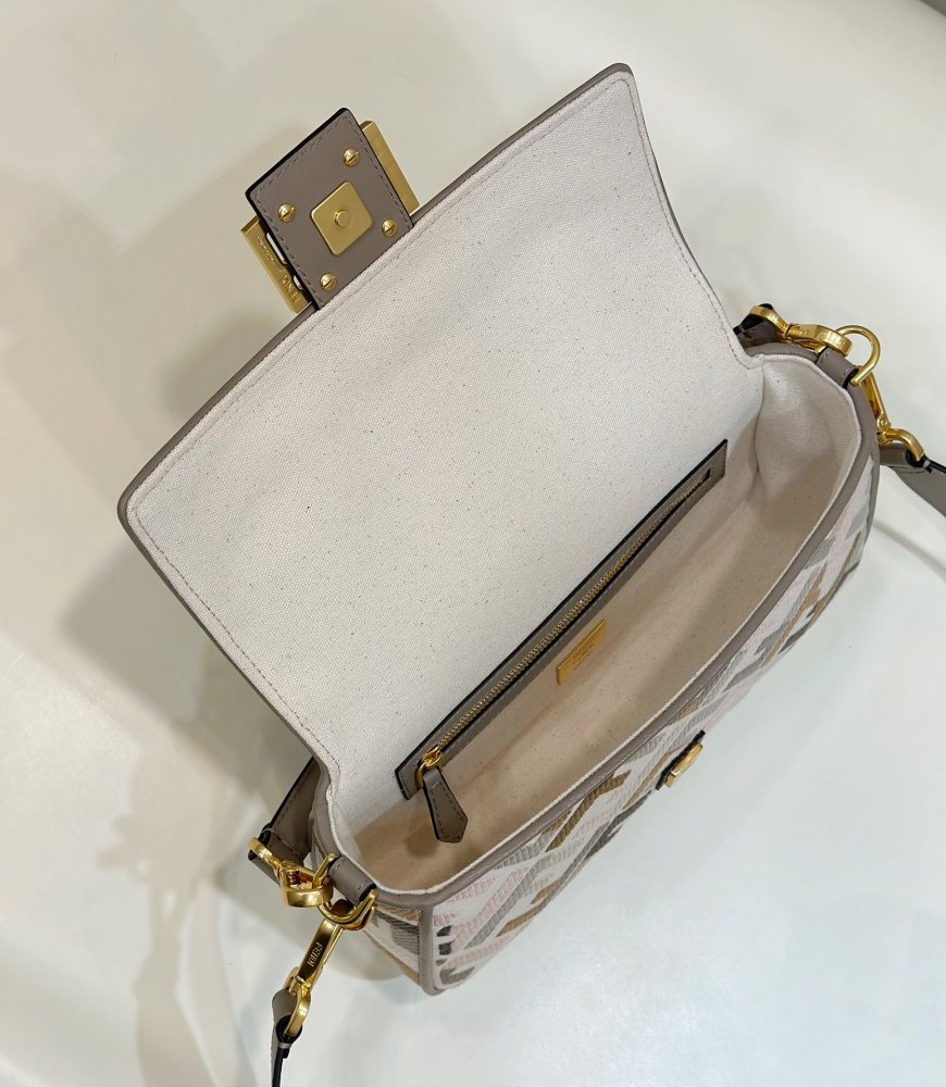 Fendi Baguette bag  0159BMirror Boutique