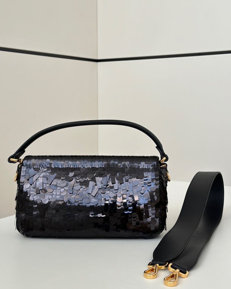 Fendi Baguette bag  8601 Mirror Boutique(Straps are not included)