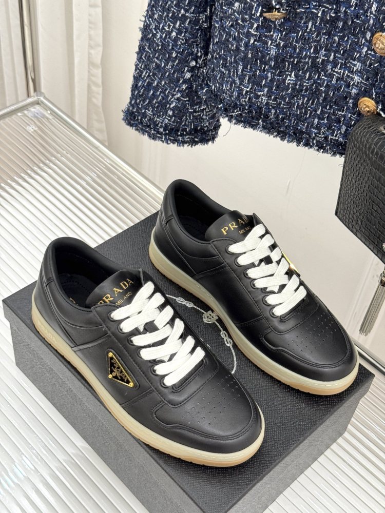 Prada Classic metal triangle logo couple's white shoes for men and women mirror boutique