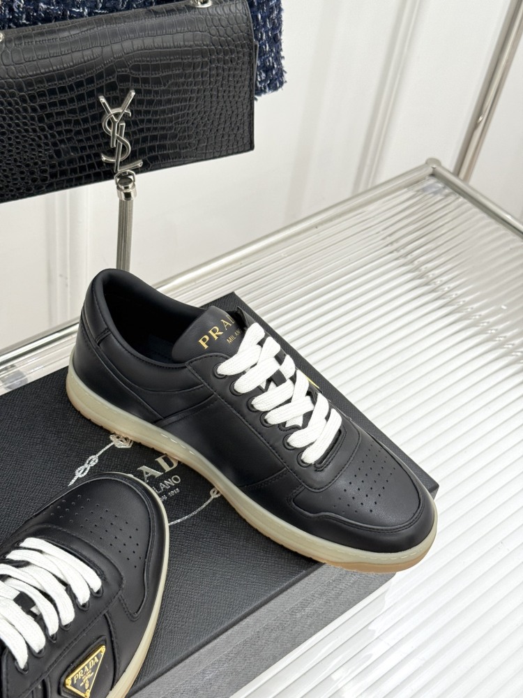 Prada Classic metal triangle logo couple's white shoes for men and women mirror boutique