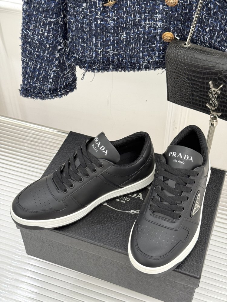 Prada Classic metal triangle logo couple's white shoes for men and women mirror boutique