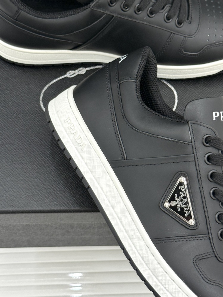 Prada Classic metal triangle logo couple's white shoes for men and women mirror boutique