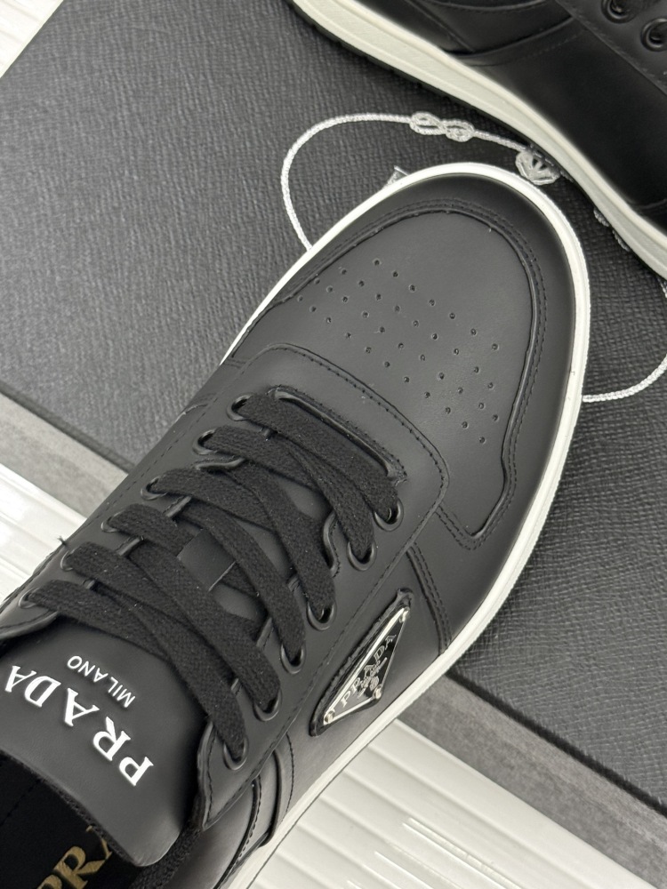 Prada Classic metal triangle logo couple's white shoes for men and women mirror boutique