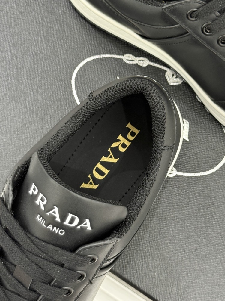 Prada Classic metal triangle logo couple's white shoes for men and women mirror boutique