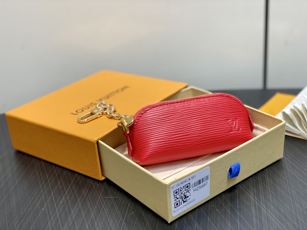 Louis Vuitton  chain lipstick bag cosmetic bag M25687 Mirror boutique