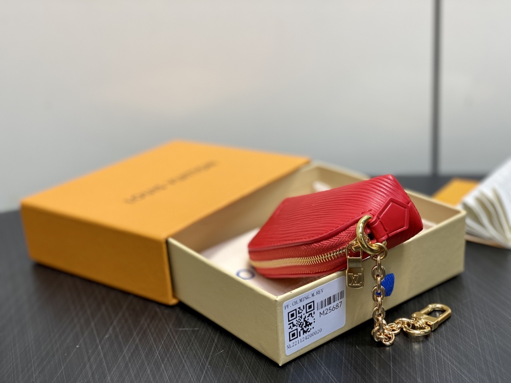 Louis Vuitton  chain lipstick bag cosmetic bag M25687 Mirror boutique