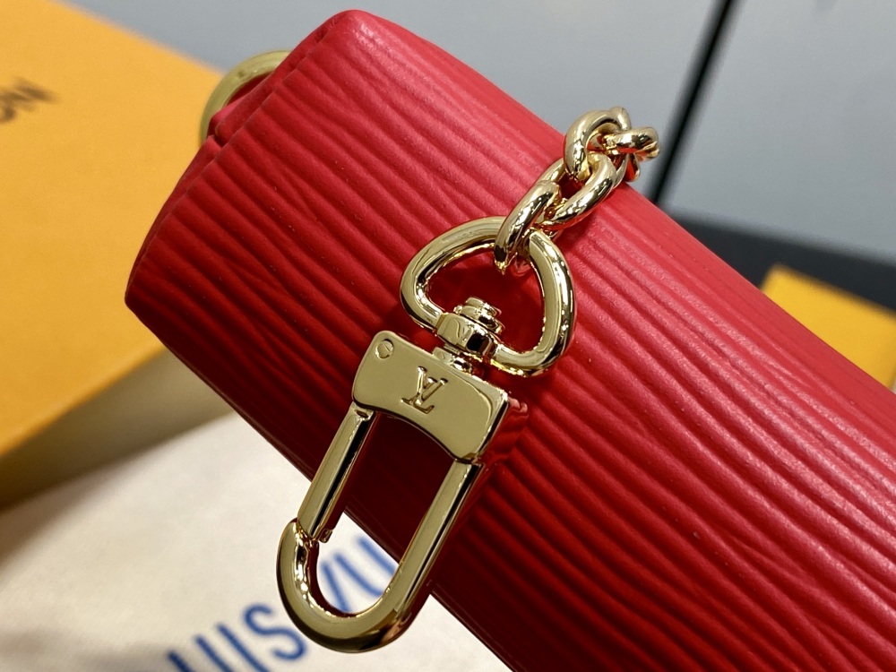 Louis Vuitton  chain lipstick bag cosmetic bag M25687 Mirror boutique