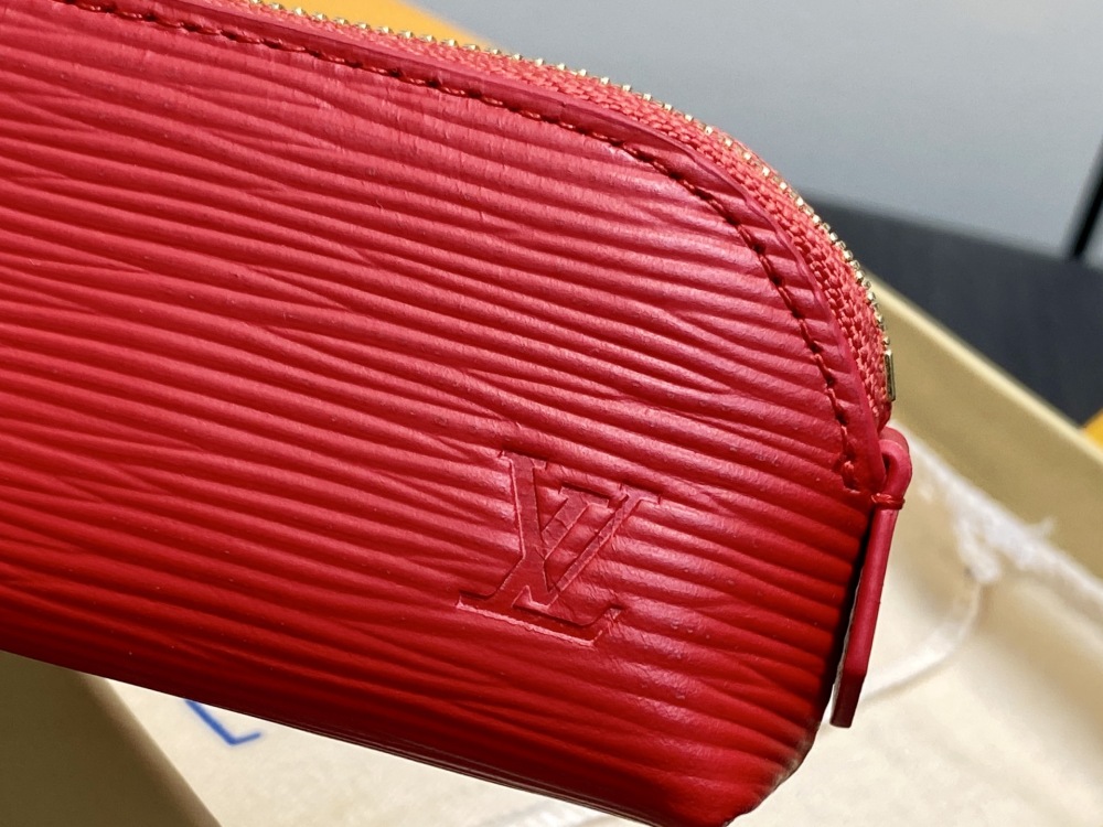 Louis Vuitton  chain lipstick bag cosmetic bag M25687 Mirror boutique