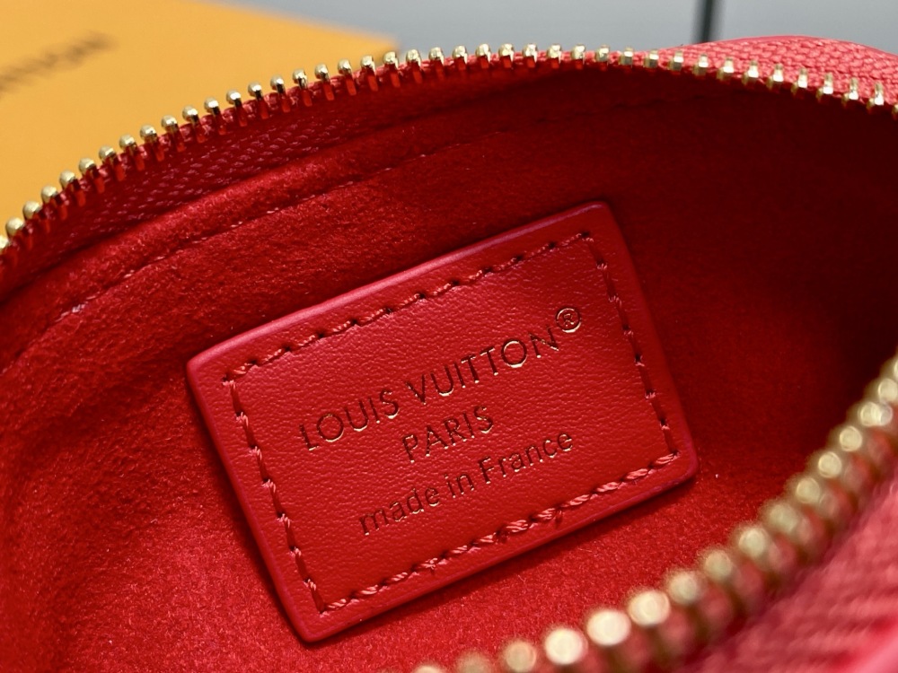 Louis Vuitton  chain lipstick bag cosmetic bag M25687 Mirror boutique