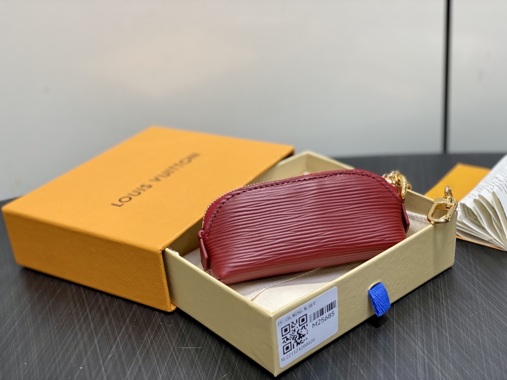 Louis Vuitton  chain lipstick bag cosmetic bag M25685 Mirror boutique