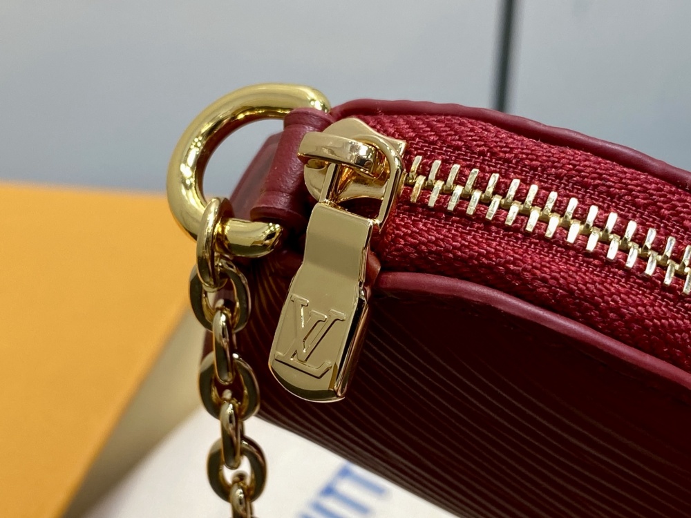 Louis Vuitton  chain lipstick bag cosmetic bag M25685 Mirror boutique