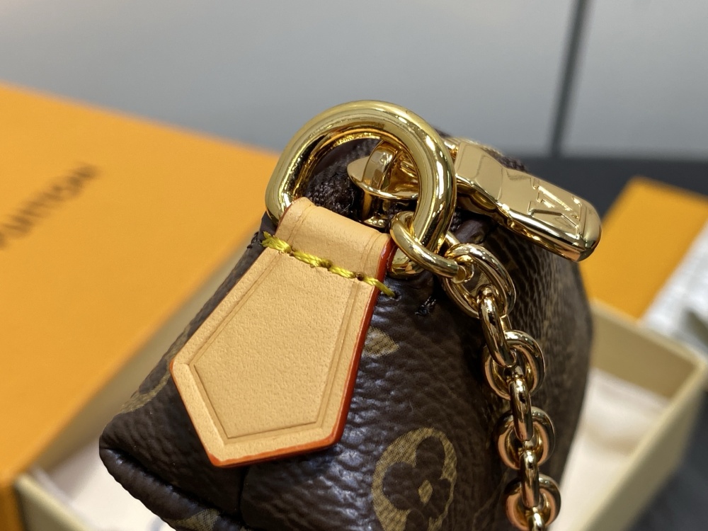 Louis Vuitton  chain lipstick bag cosmetic bag M25694 Mirror boutique