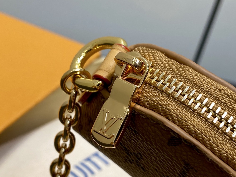 Louis Vuitton  chain lipstick bag cosmetic bag M25694 Mirror boutique