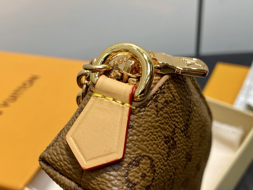 Louis Vuitton  chain lipstick bag cosmetic bag M25694 Mirror boutique