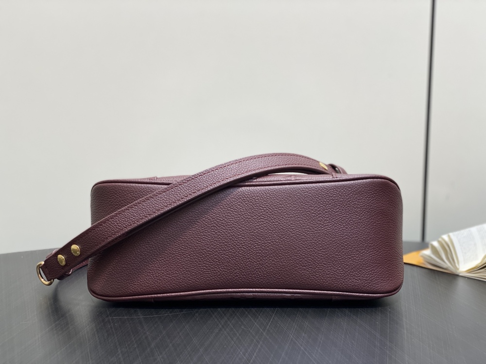 Louis Vuitton  Boulogne PM M12930 Mirror boutique