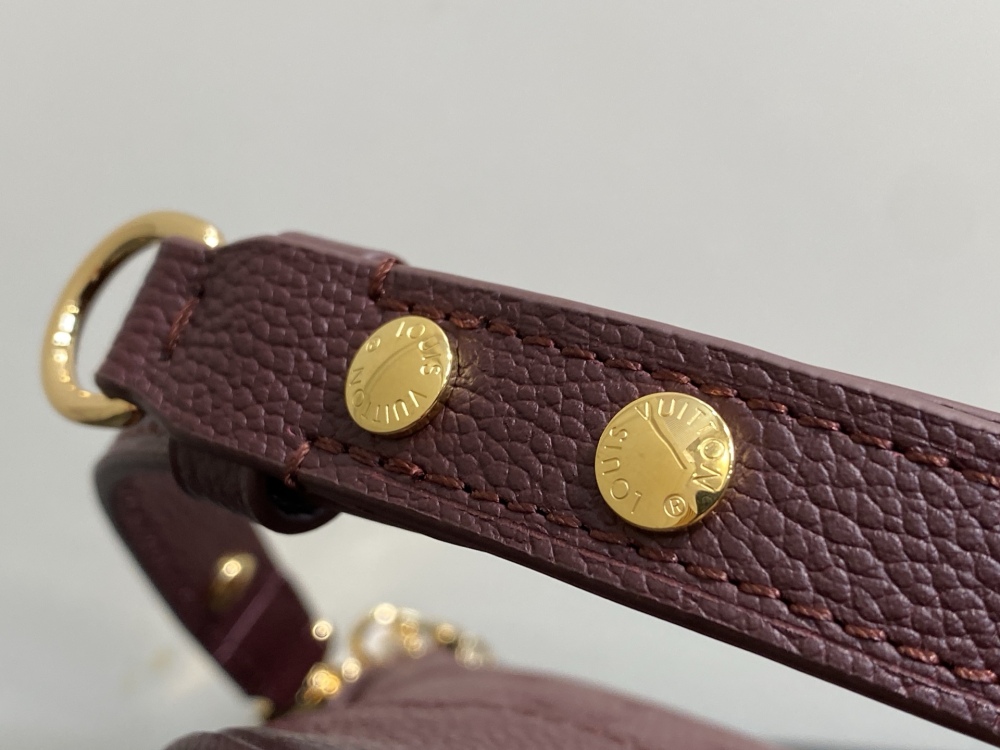 Louis Vuitton  Boulogne PM M12930 Mirror boutique