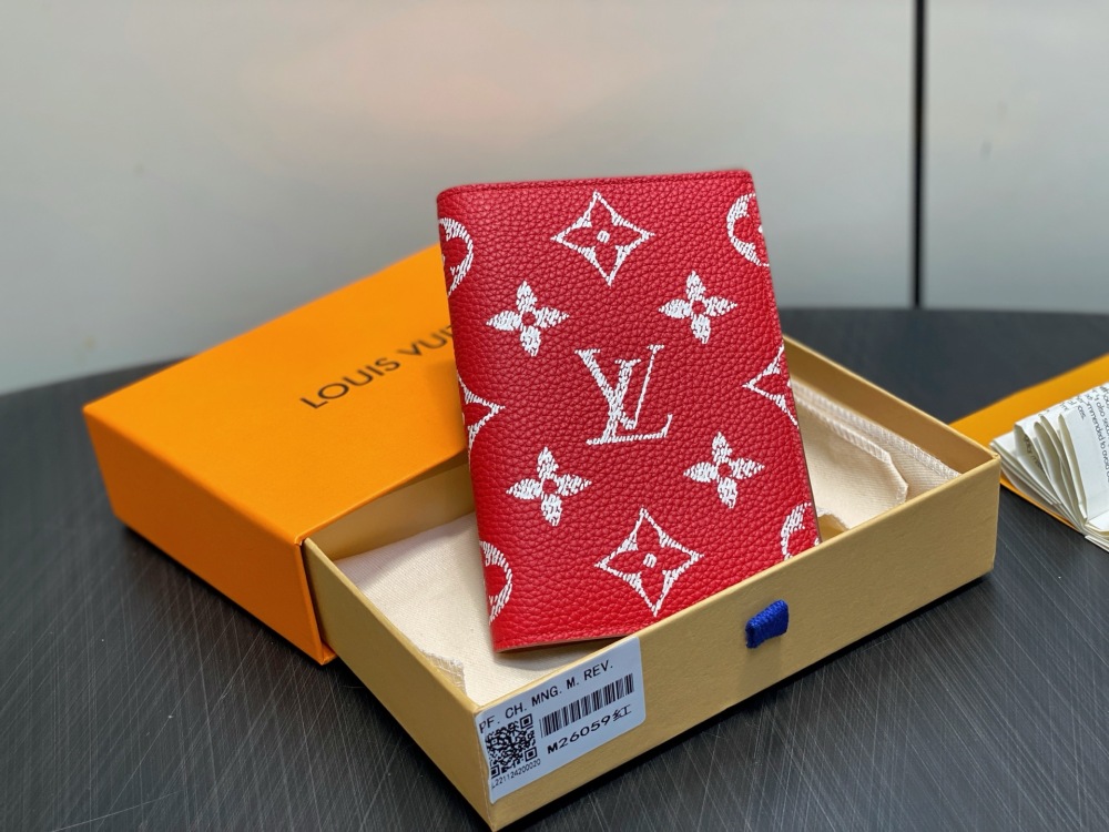 Louis Vuitton P9 Passport Cover M26059 Mirror boutique