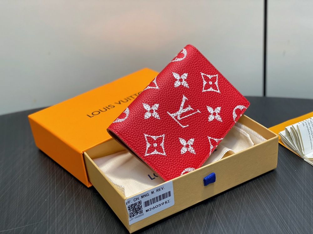 Louis Vuitton P9 Passport Cover M26059 Mirror boutique