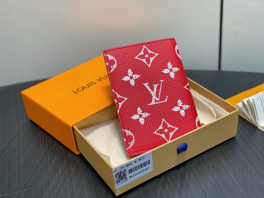 Louis Vuitton P9 Passport Cover M26059 Mirror boutique