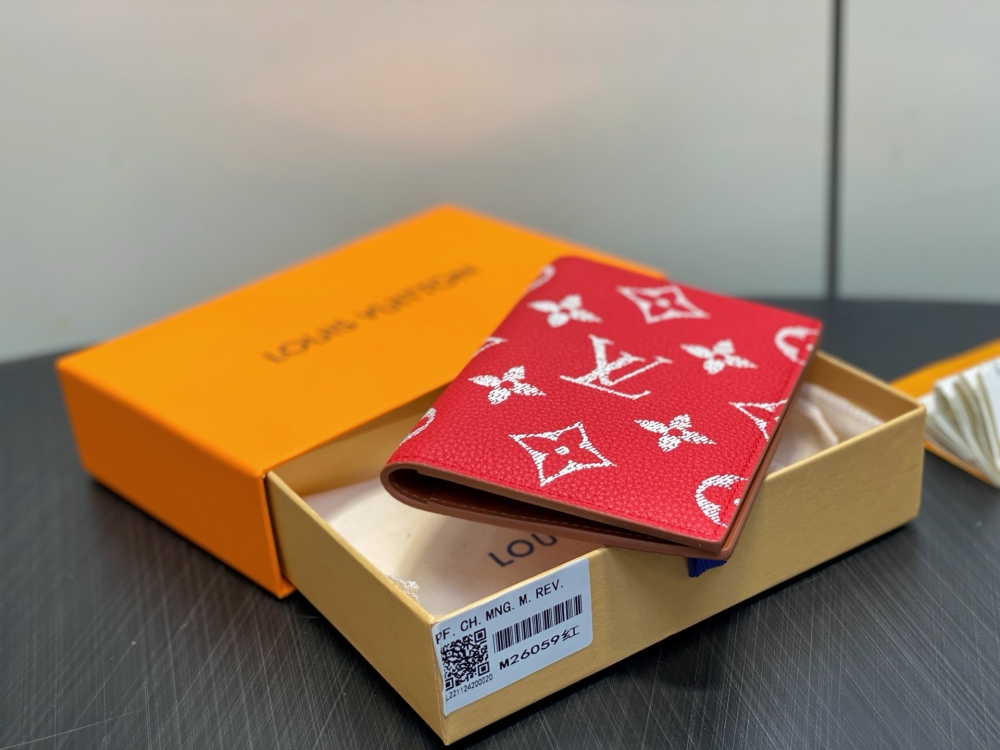 Louis Vuitton P9 Passport Cover M26059 Mirror boutique