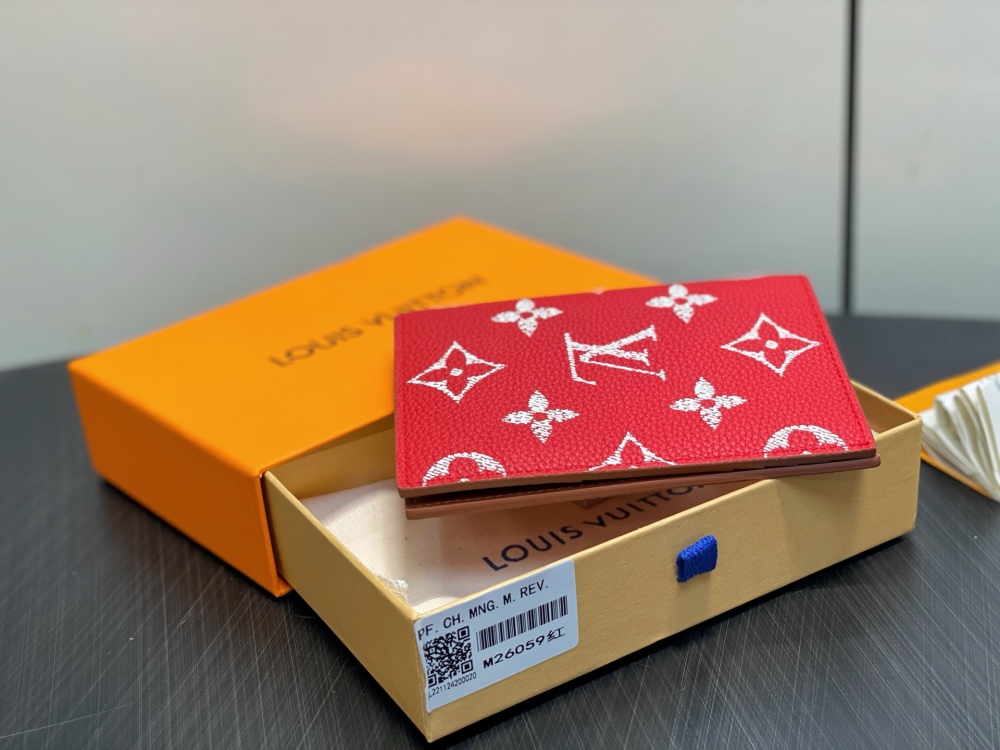 Louis Vuitton P9 Passport Cover M26059 Mirror boutique