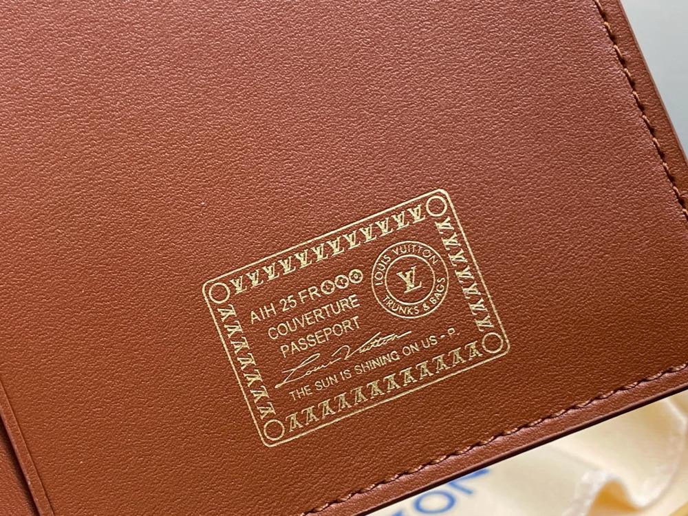Louis Vuitton P9 Passport Cover M26059 Mirror boutique