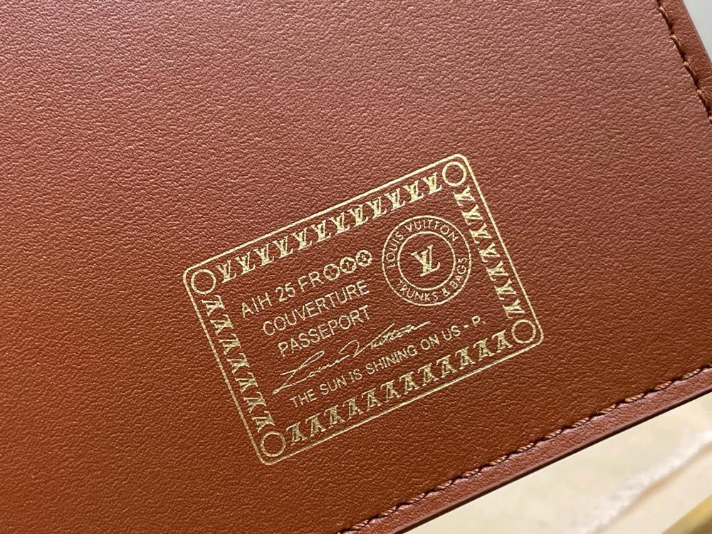 Louis Vuitton P9 Passport Cover M26059 Mirror boutique
