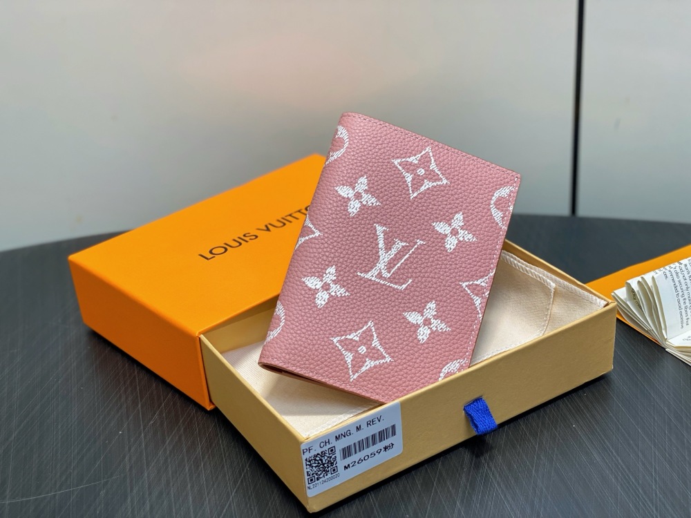 Louis Vuitton P9 Passport Cover M26059 Mirror boutique
