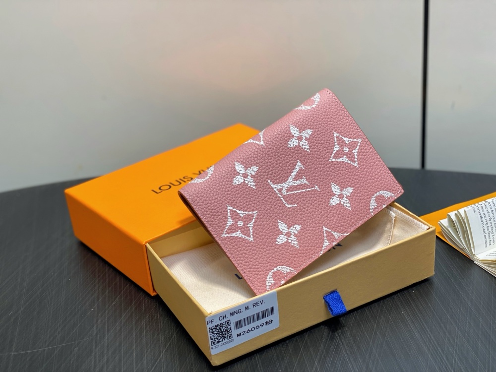 Louis Vuitton P9 Passport Cover M26059 Mirror boutique