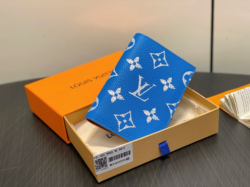Louis Vuitton P9 Passport Cover M26059 Mirror boutique