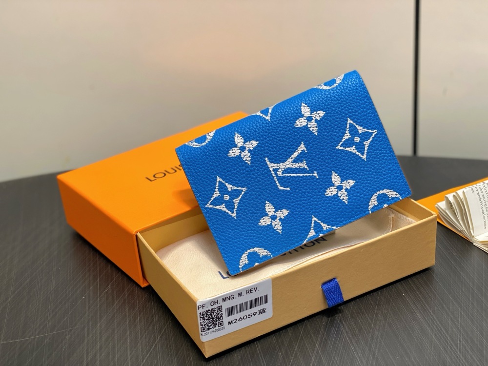 Louis Vuitton P9 Passport Cover M26059 Mirror boutique