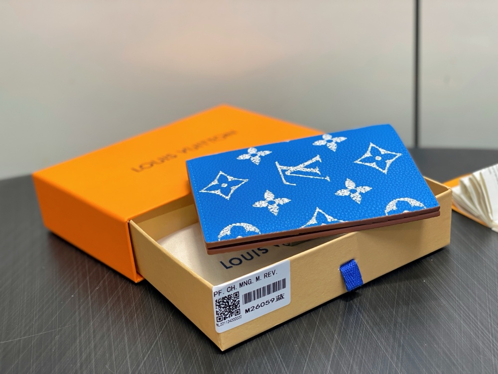 Louis Vuitton P9 Passport Cover M26059 Mirror boutique