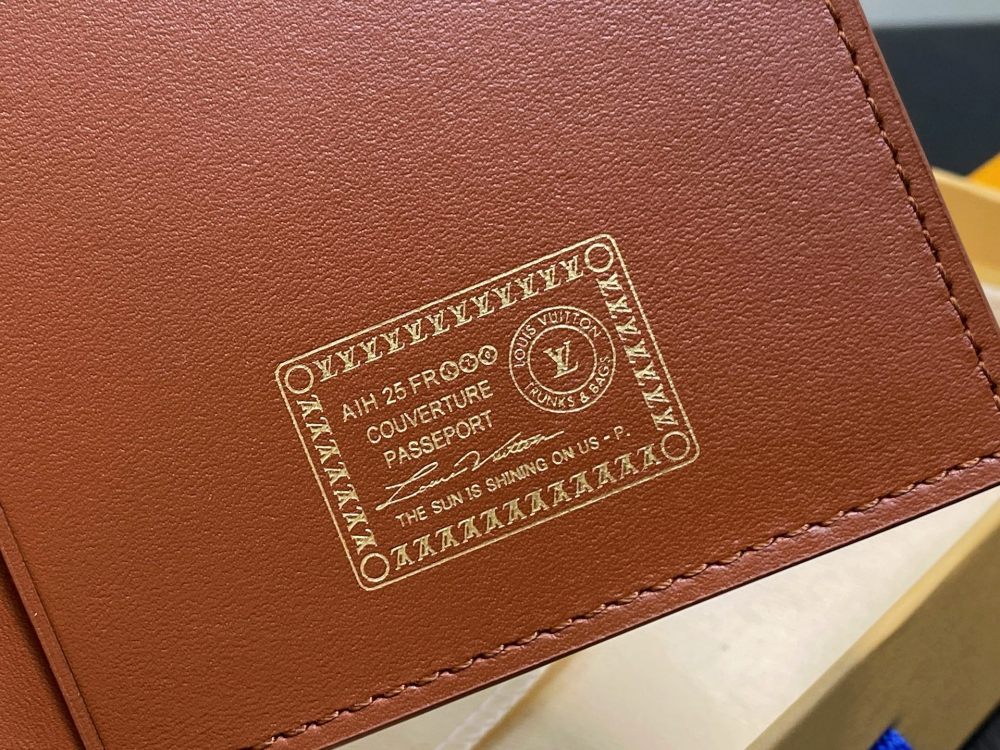 Louis Vuitton P9 Passport Cover M26059 Mirror boutique