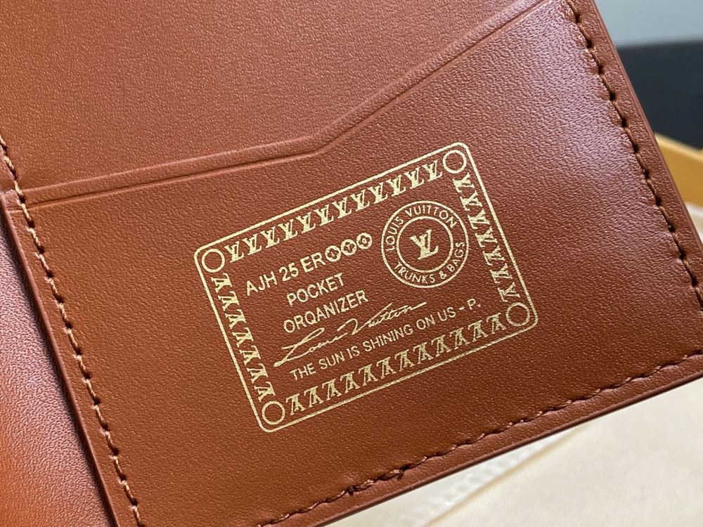 Louis Vuitton P9 Passport Cover M26059 Mirror boutique