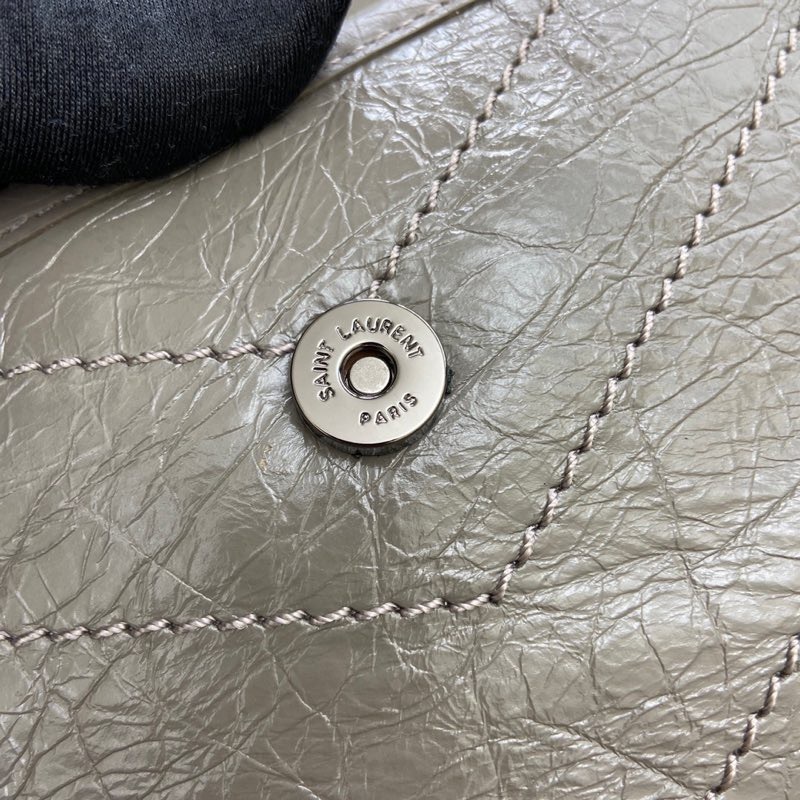 Yves Saint Laurent YSL NIKI 22cm 498892 Mirror Boutique