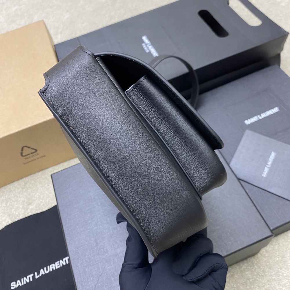 Yves Saint Laurent YSL NIKI Besace 718556 Mirror Boutique