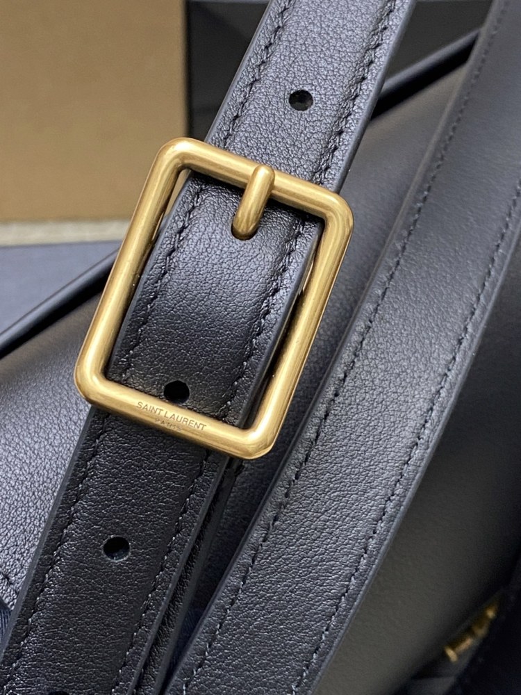 Yves Saint Laurent YSL NIKI Besace 718556 Mirror Boutique